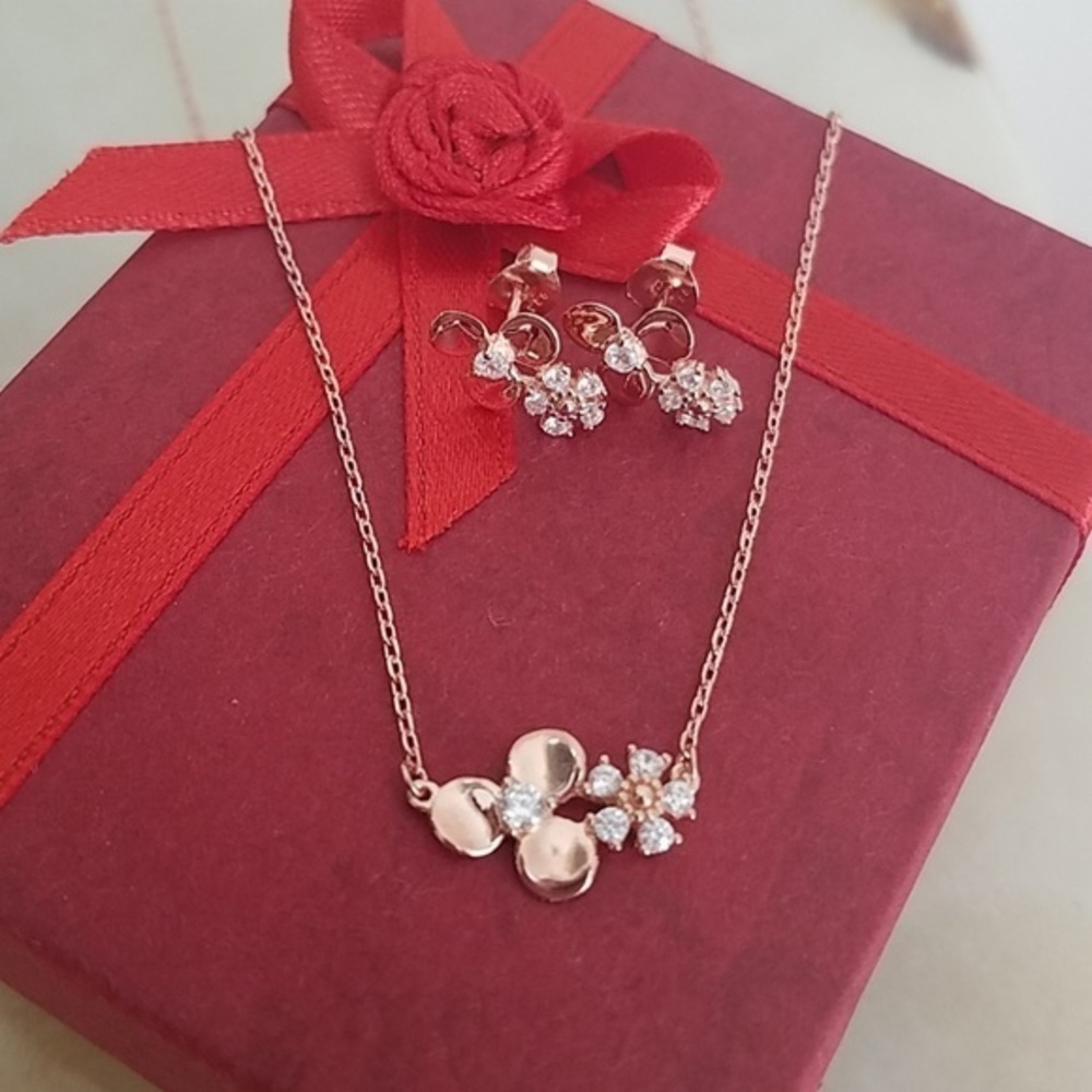 3pc set Flower Necklace & Earrings 16" to 18"